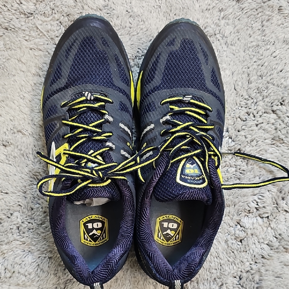Brooks Men's Navy and Yellow Athletic Shoes